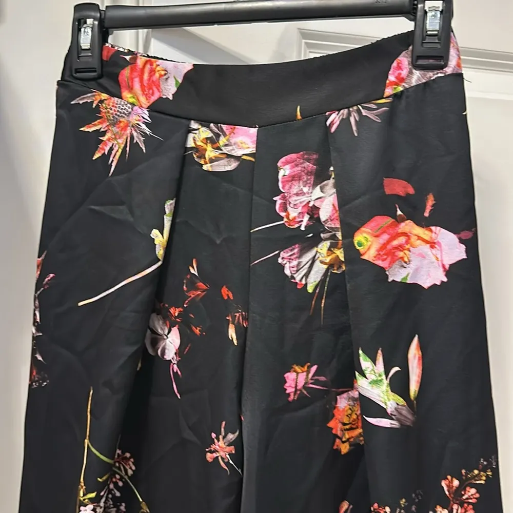 Victoria’s Secret floral bustier and pant set - Image 4