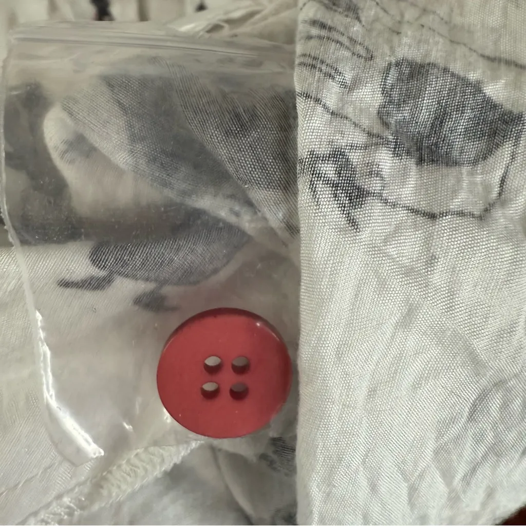 Shana Size Large Button Down Womens Shirt of Kids Drawings Red‎ Buttons Zipper White - Image 8