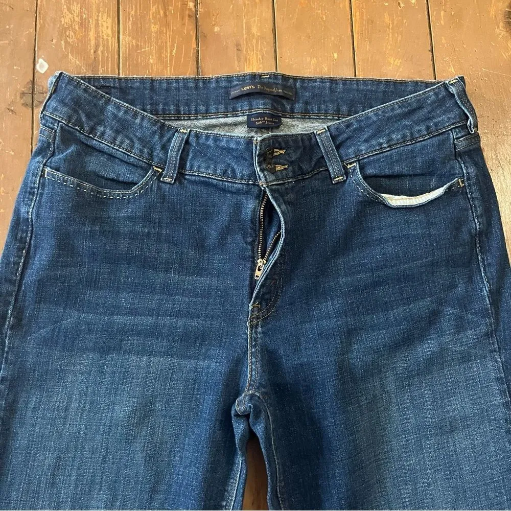 Levi’s 526 Slender Bootcut Jeans - Image 3