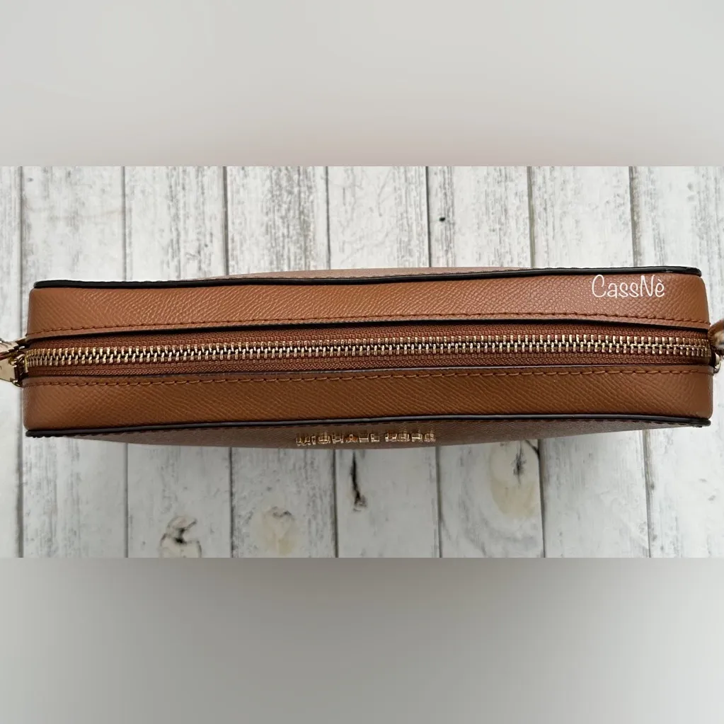 Michael Kors Jet Set Large Saffiano Leather Crossbody Bag - Image 3