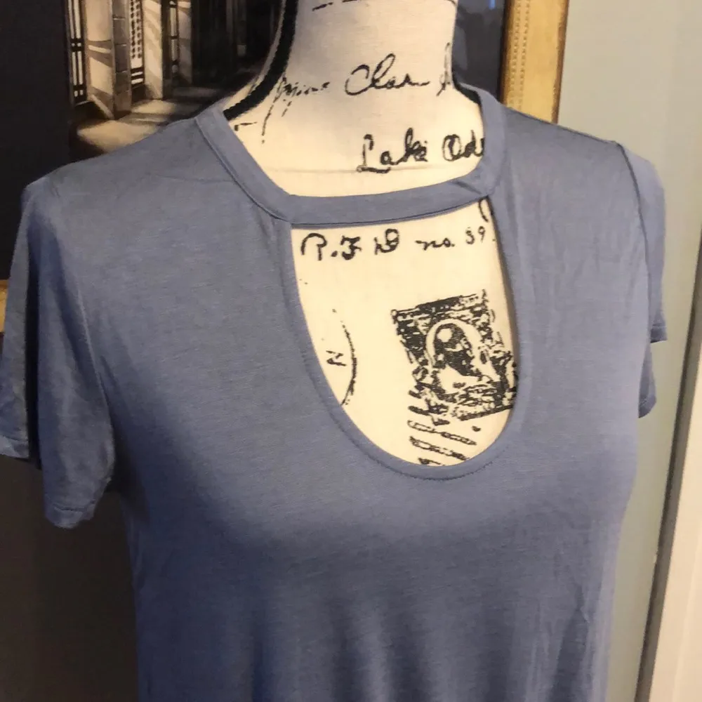 Active USA  Dusty Blue Knot-Front T-Shirt (S) - Image 3