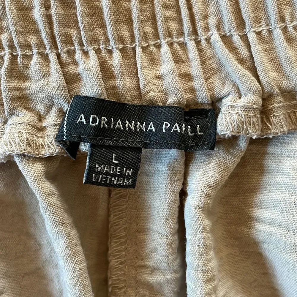 Adrianna Papell Textured Crepe Wide Leg Culotte
Pull On Crop Pants Size Large - Image 7