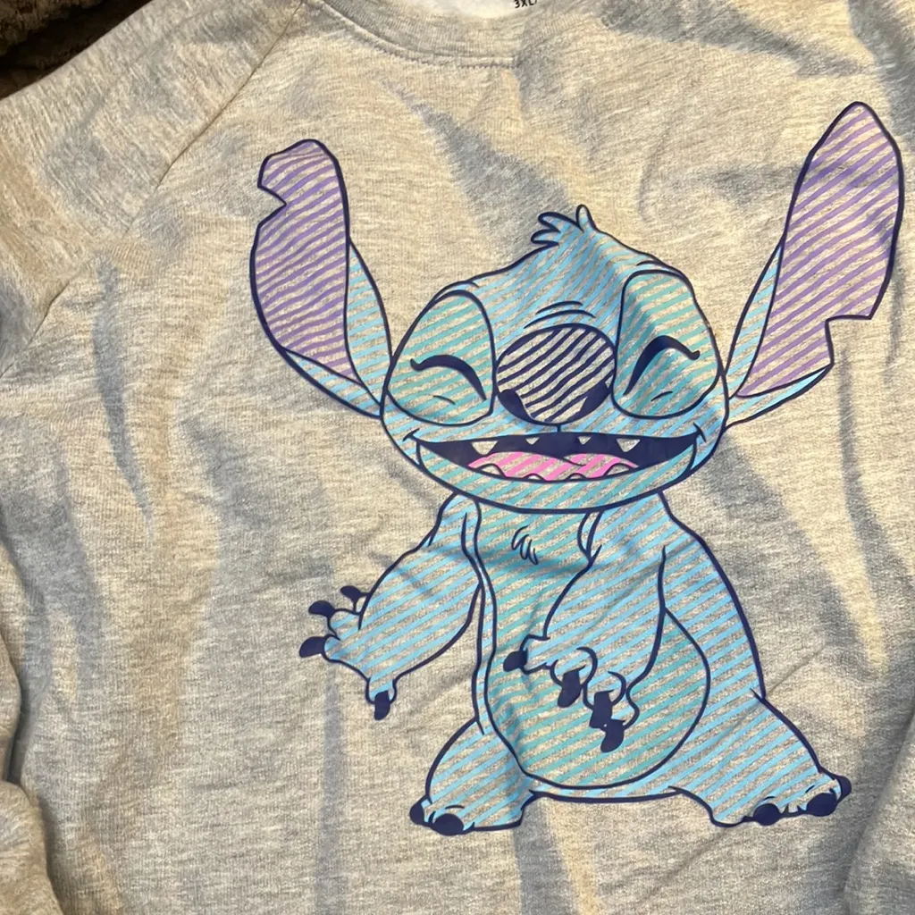 FINAL MARKDOWN Disney junior sweatshirt 3xl Size undefined - Image 2