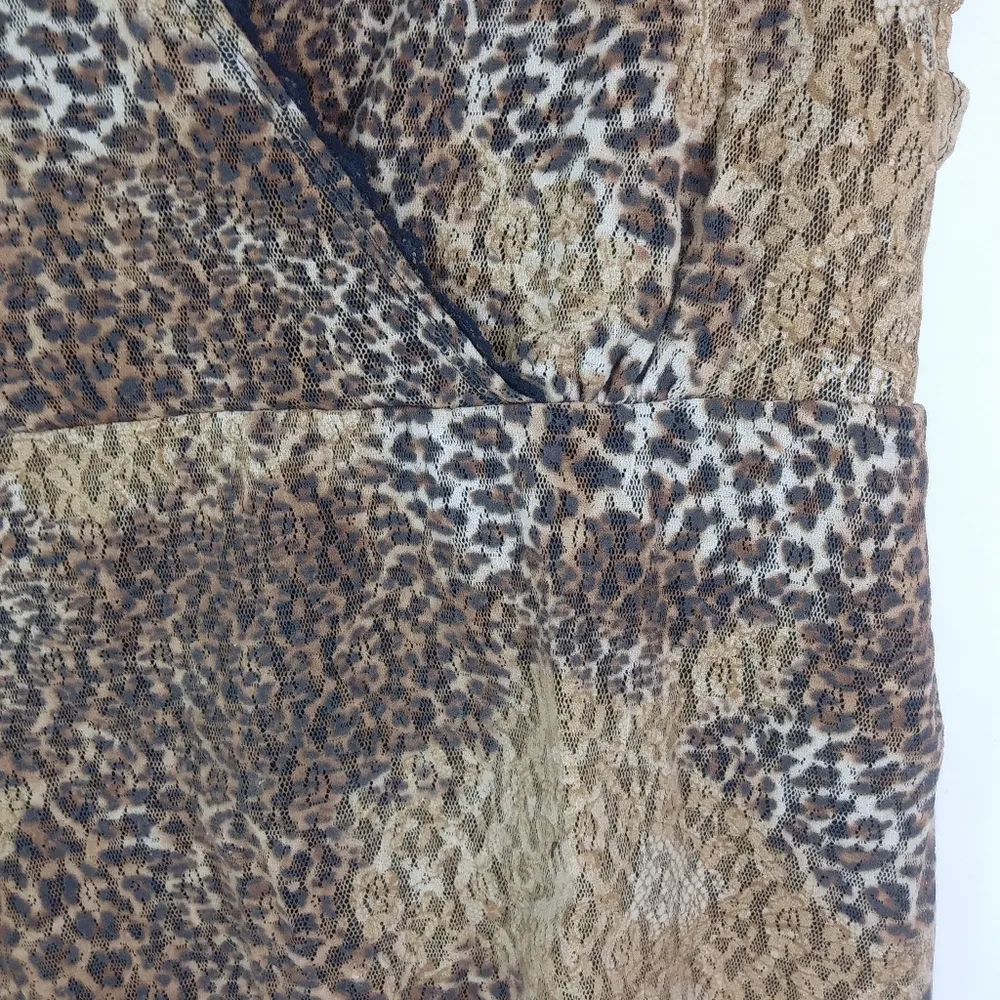 Bay Studio L Animal Print Golden Leopard Stretch Top Gold Size L - Image 6