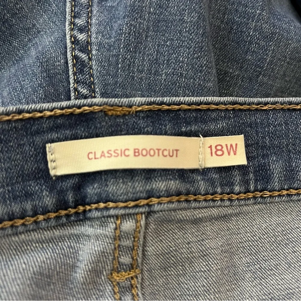 Levi’s Classic Bootcut Jeans Medium Wash Indigo 18W - Image 3