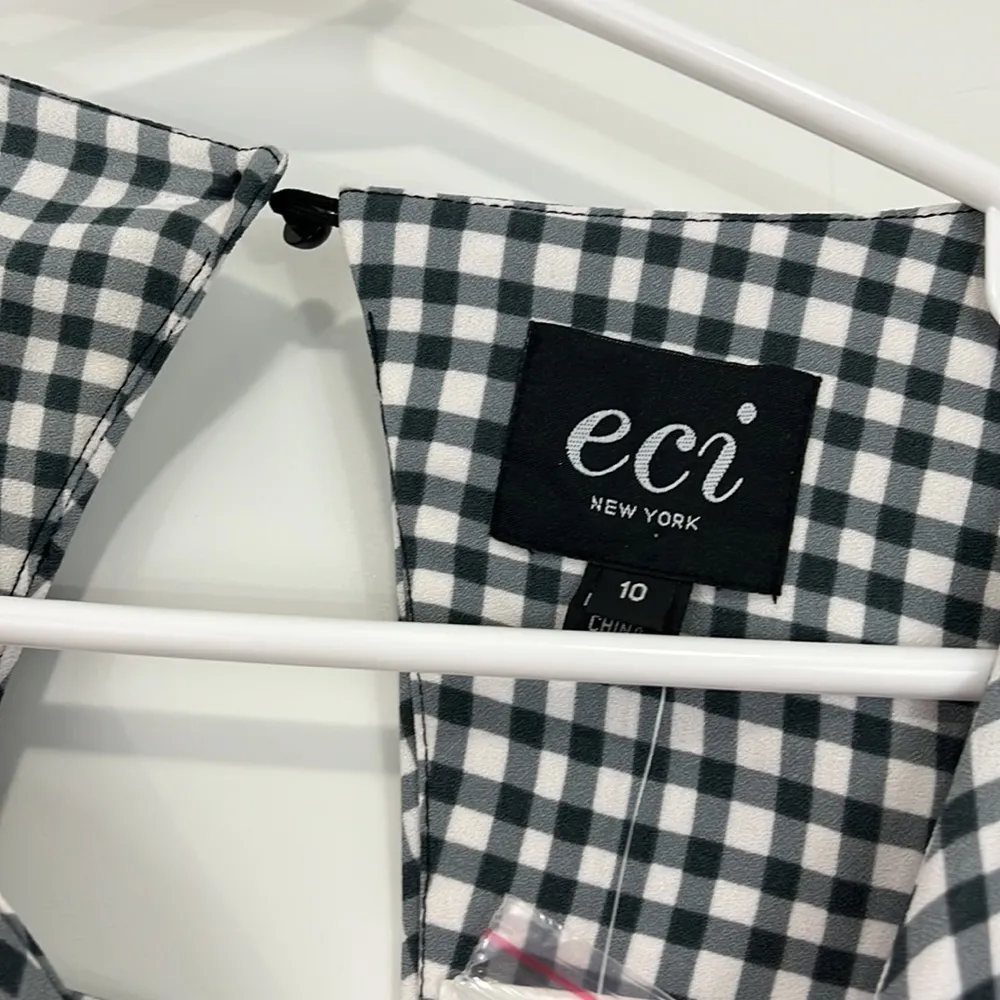 New ECI Size 10 Black and White Checkered Floral Dress - Image 5