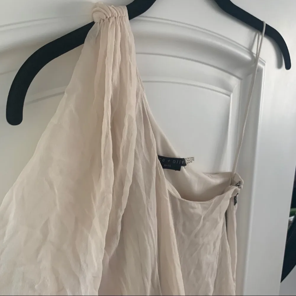 Alice + Olivia | One Shoulder Flow Dress Baby Pink - Image 5