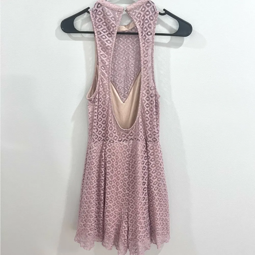 EXPRESS mauve backless lace romper size small - Image 6