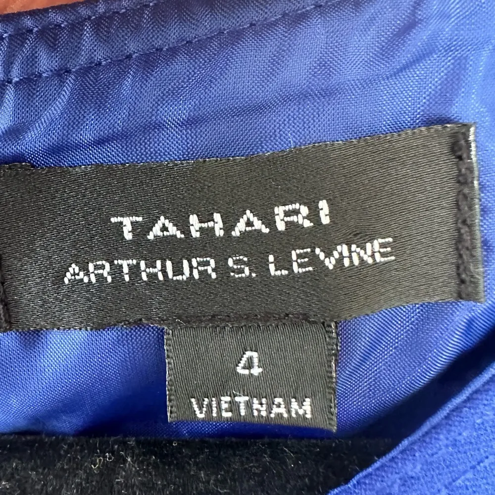 Tahari Women's Sleeveless Sheath Faux Belted Button Detail Dress Minimalist 4 - Image 5