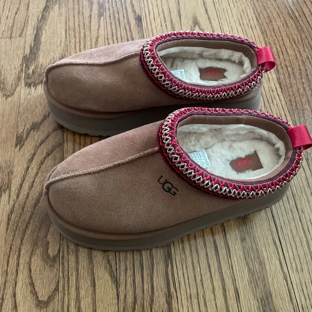 UGG Tazz Platform Slippers Chestnut - Image 6