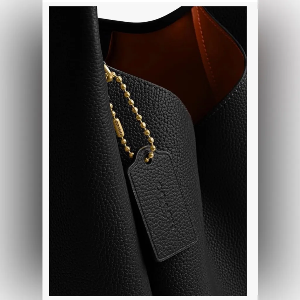 NWT/NIP COACH womens Lana Shoulder Bag - Image 2