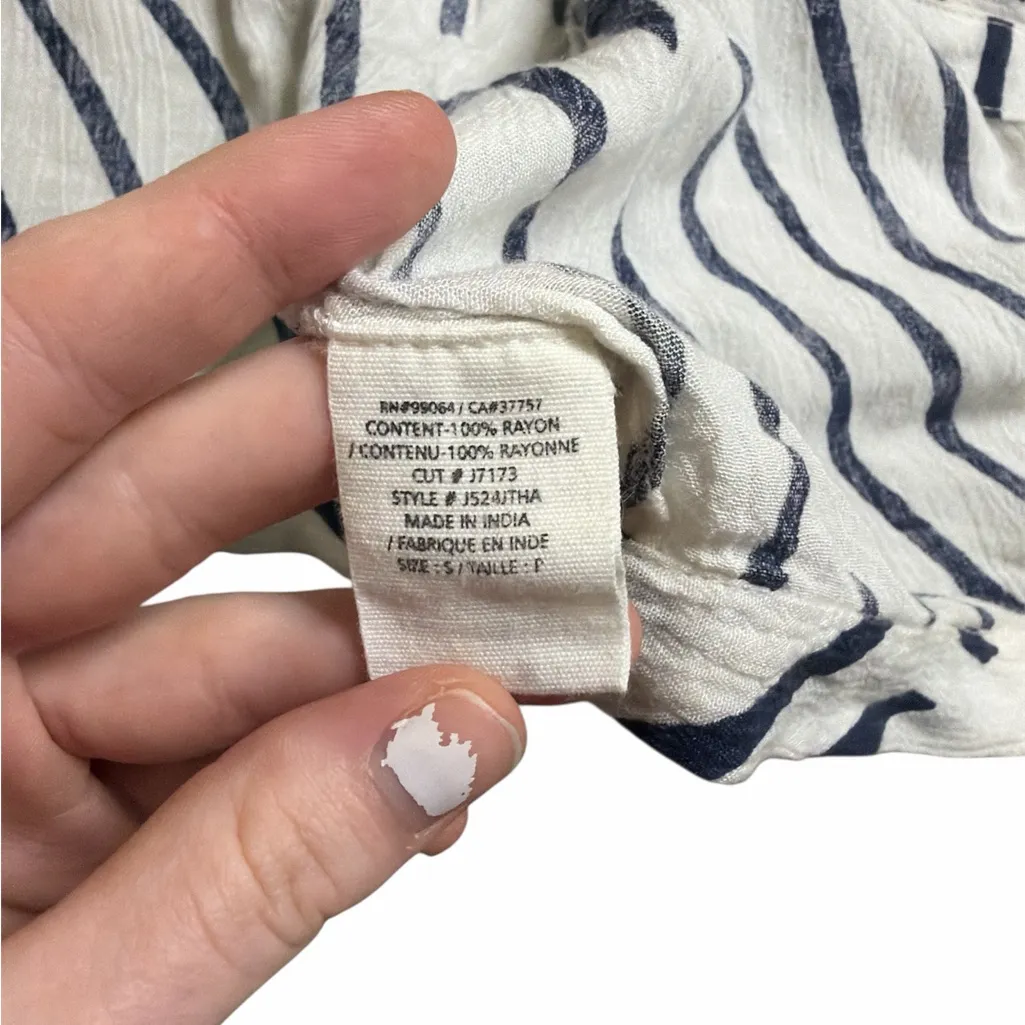 Billabong Geometric Stripe Tie-Front Wrap Top S Short Sleeve Rayon - Image 4