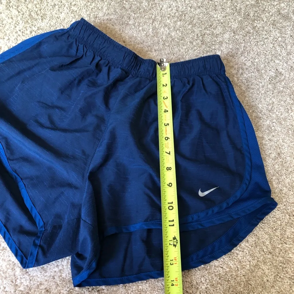 Nike Dri Fit Women’s size L Running Shorts Athletic sportswear - Image 6