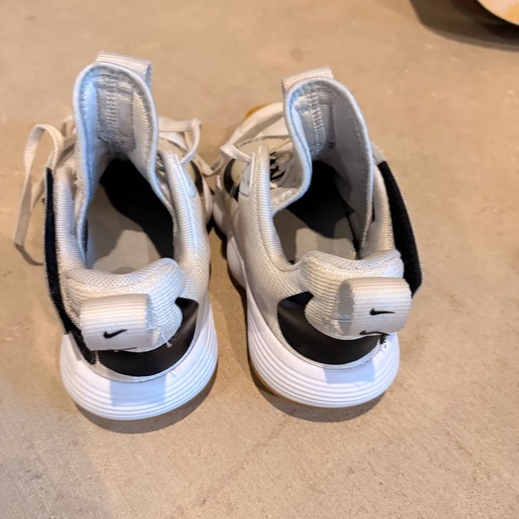 Nike White and Brown Athletic Shoes - Image 2