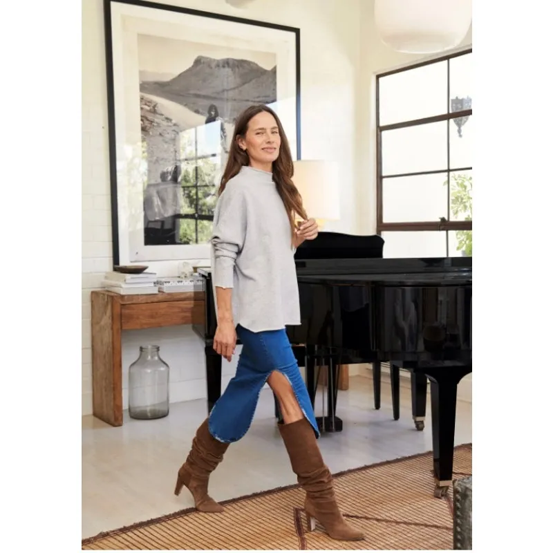 Frank & Eileen Unforgettable Skirt in Medium Wash with Grinding - Image 4