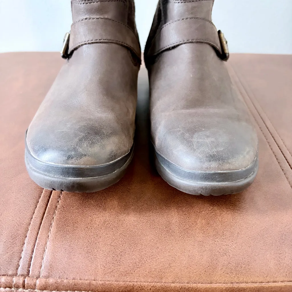 UGG  Robbie Waterproof Boots - Image 2