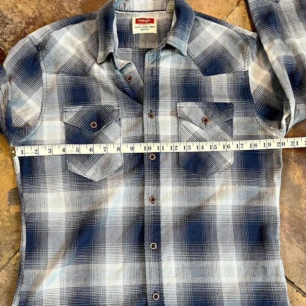 Wrangler Blue Plaid Button Up Long Sleeve Shirt Medium - Image 7