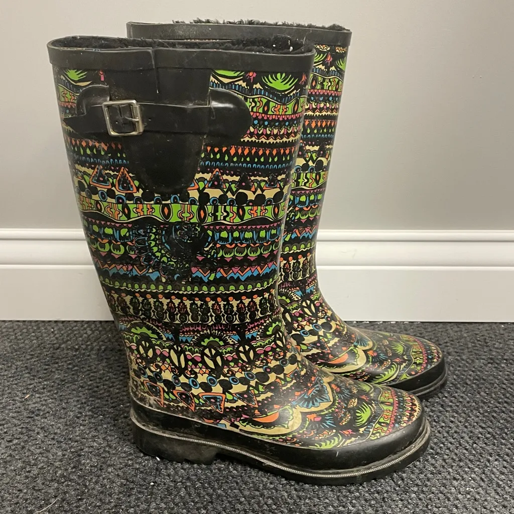 Sak Roots Peace Elephants Green Pink Rain Boots Womens Size 7 - Image 2