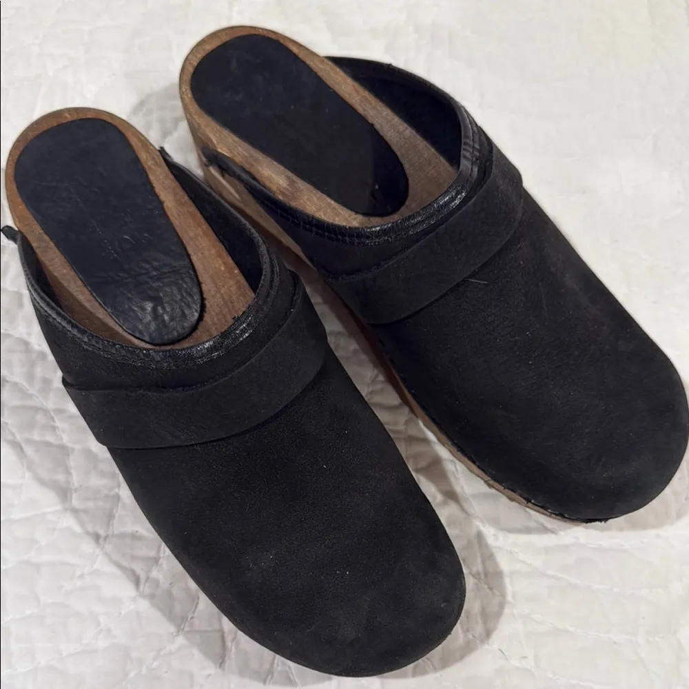 Sanita Black Leather Mules with Wooden Sole Size 8.5 - Image 2