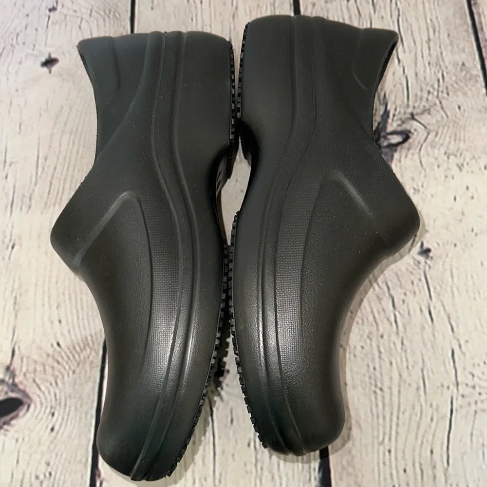 Crocs Women’s Dual Comfort Black Size 9 - Image 4