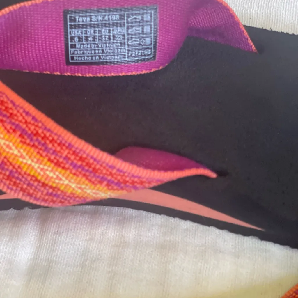Teva Women’s Flip-Flop Sandals Size 6 Black with Orange-Pink Straps • Like New - Image 4