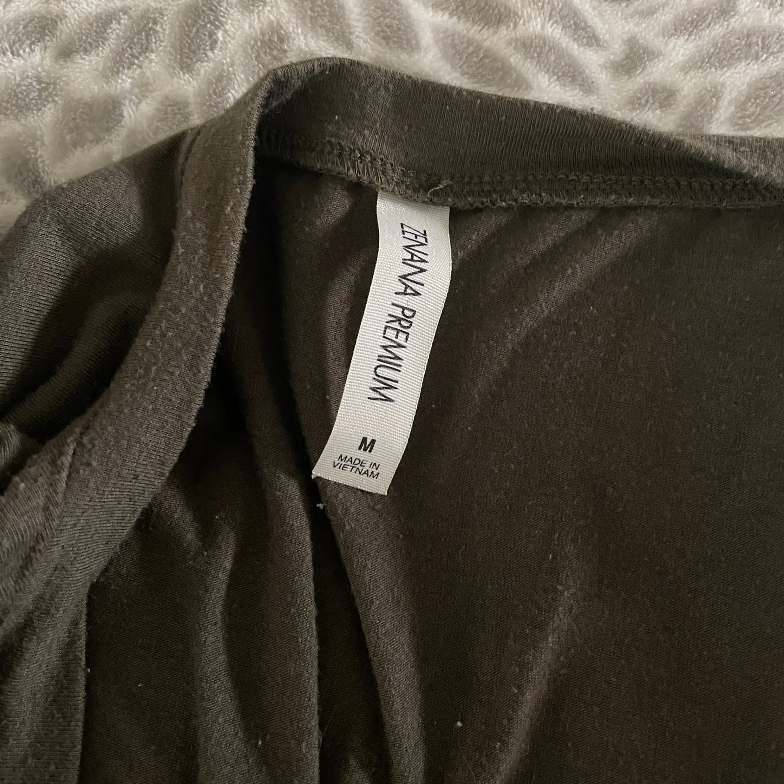 Army Green V-Neck T Shirt Dress size Medium Midi Everyday Minimalist Normcore - Image 2