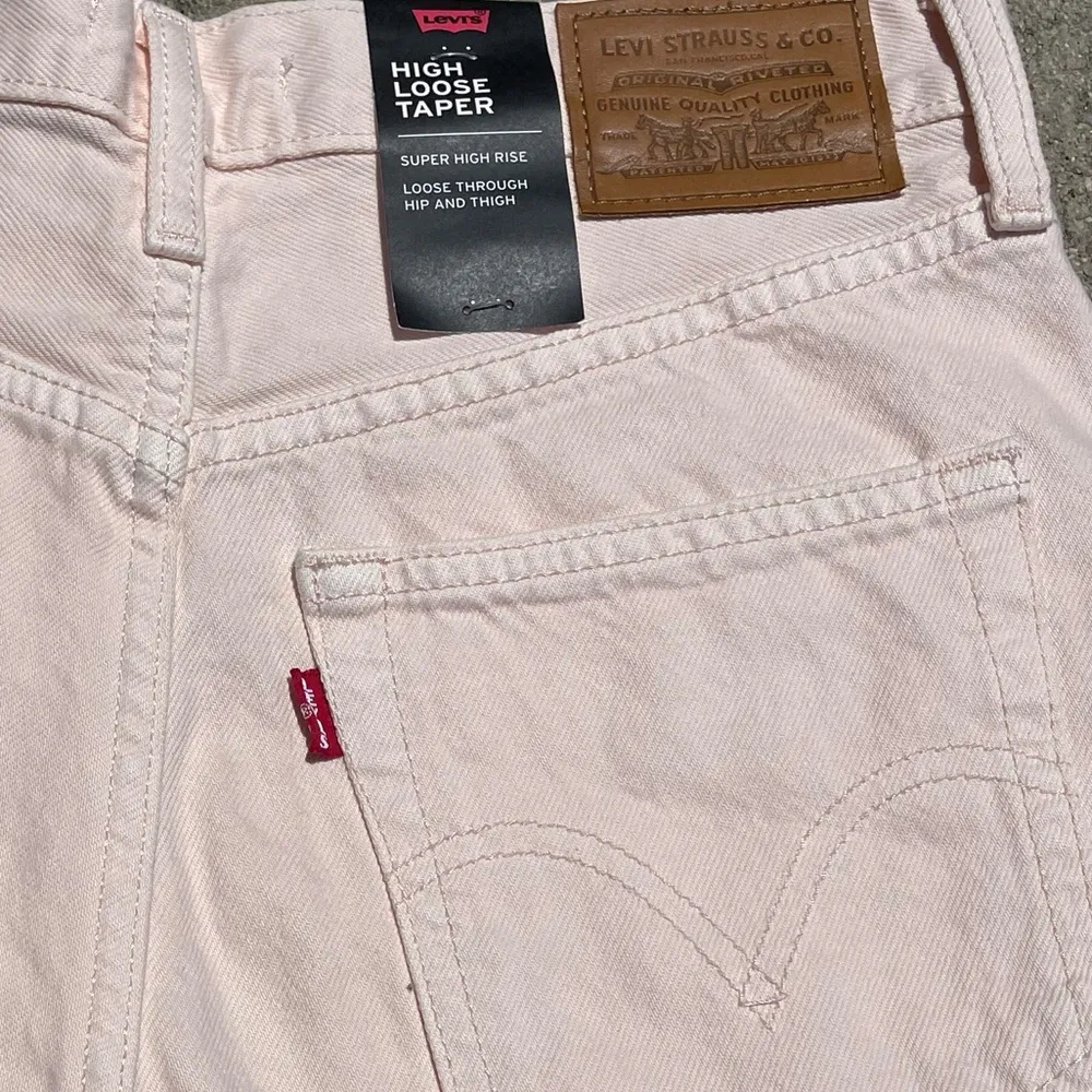 Levi’s High Loose Taper Jeans size 27 - Image 5