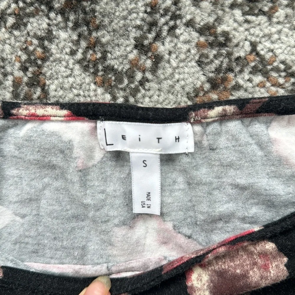 Leith Floral Print Off Shoulder Crop Top Black Small - Image 2