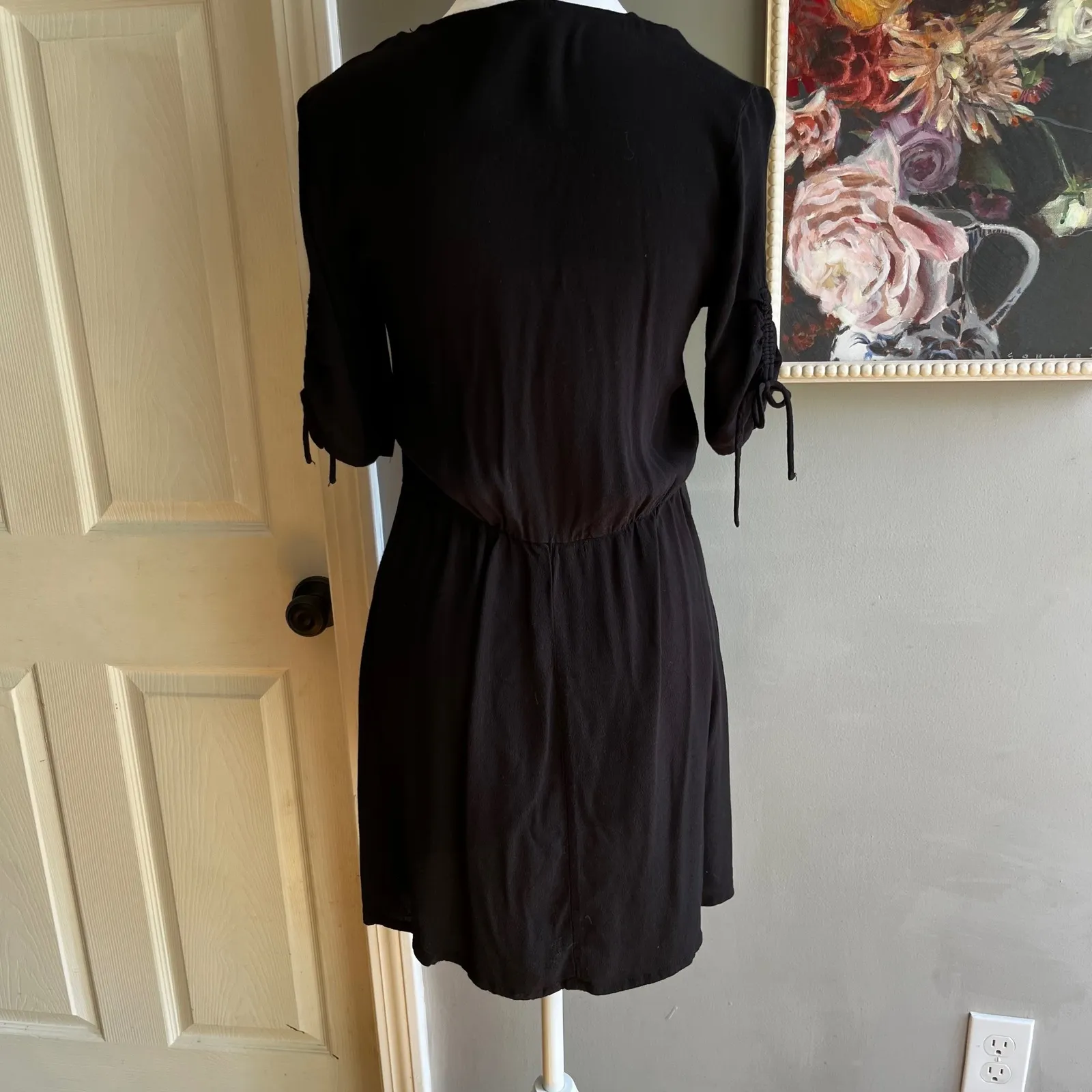 H&M Size 4 Black Blouse Dress Half Sleeve Mid Length V Neck Casual Button Down - Image 4