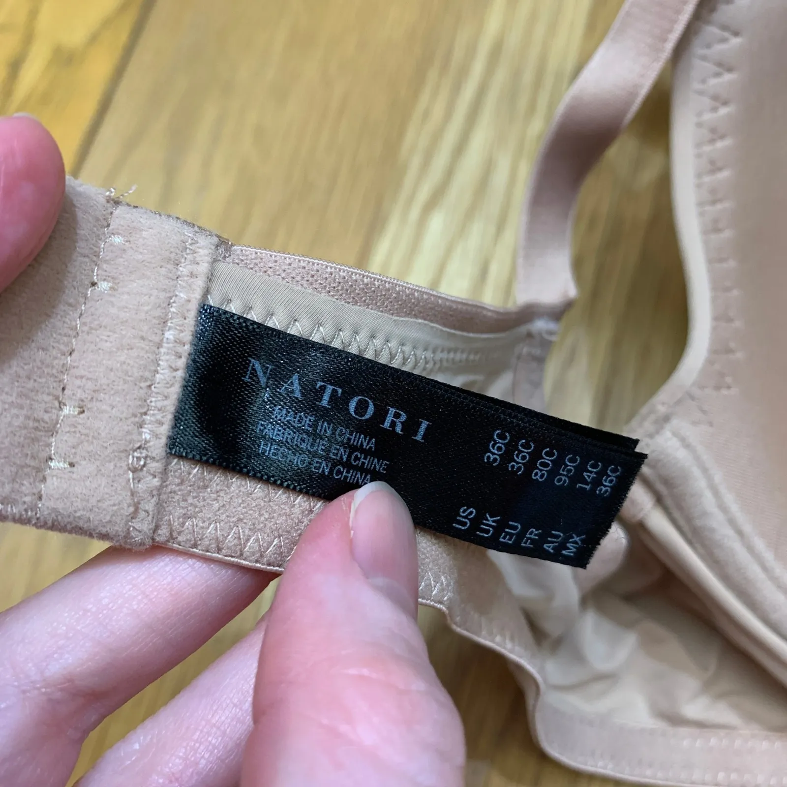 Natori Bra Womens Size 36C Full Coverage Underwire Beige Lace Lightly Lined - Image 4