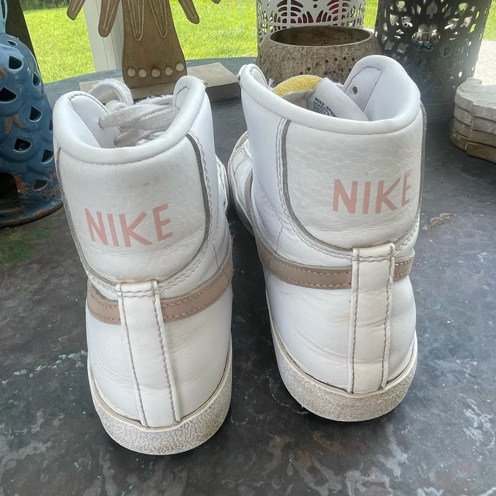 Women’s Nike Blazers ‘77 White and Pink High-Top Sneakers Vintage Classic Sz9 - Image 6