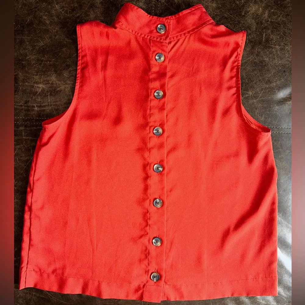 :Sleeveless Top - Image 3