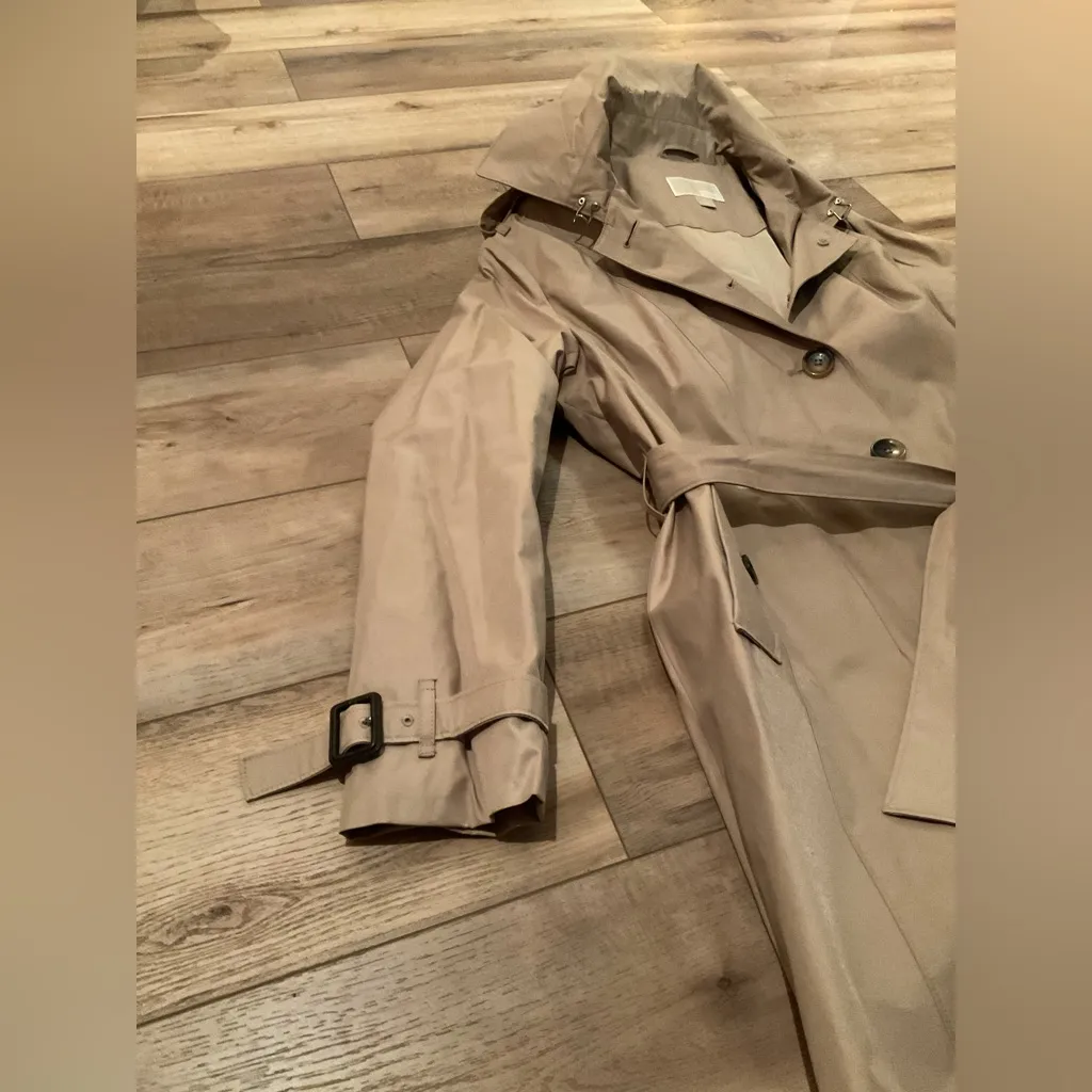 Beautiful MK Belted Trench coat w removable hood Tan Size XL - Image 2