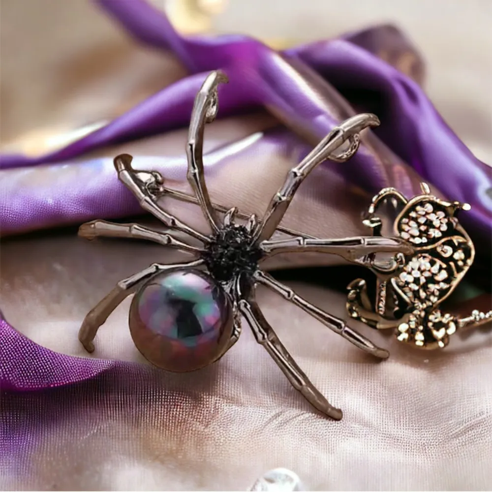 Gothic Metal Spider Brooch Pin for Stylish Backpacks, Jackets, Hats, Scarves etc - Image 4