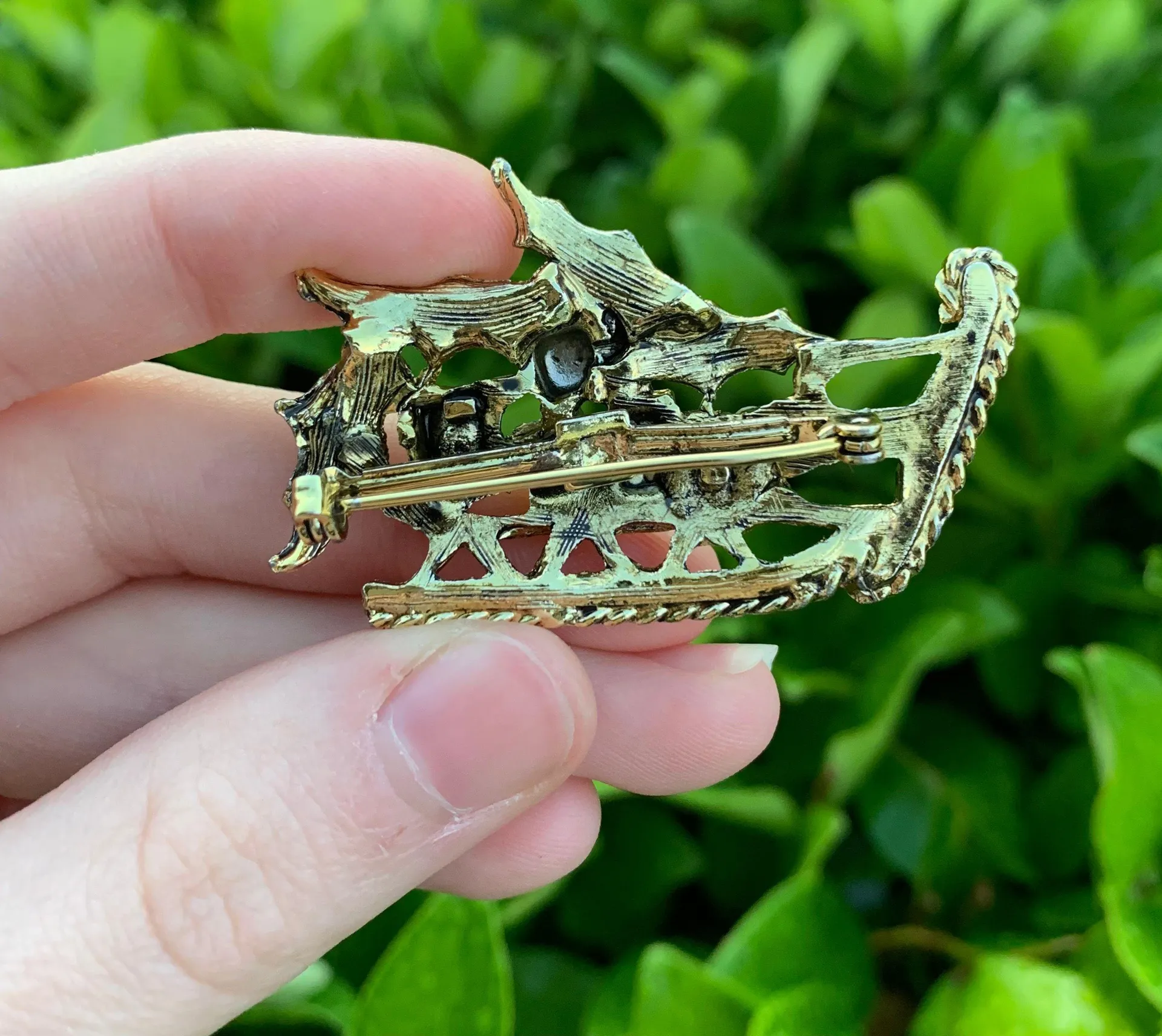 Vintage Gold Christmas Sleigh Brooch/Pin w/ Presents & Holly Multiple - Image 3