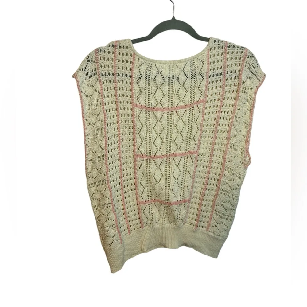 Callahan Knitwear Cream & Baby Pink Crochet Pointelle Knit Sweater Vest - Image 2