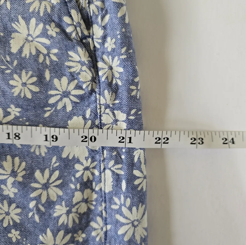 Old Navy Chambray High Waisted Floral-Print Linen-Blend Everyday Shorts Size 8 - Image 5