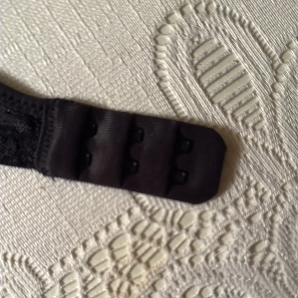 Vassarette Elegant Black Lace padded underwire Bra 36B - Image 5