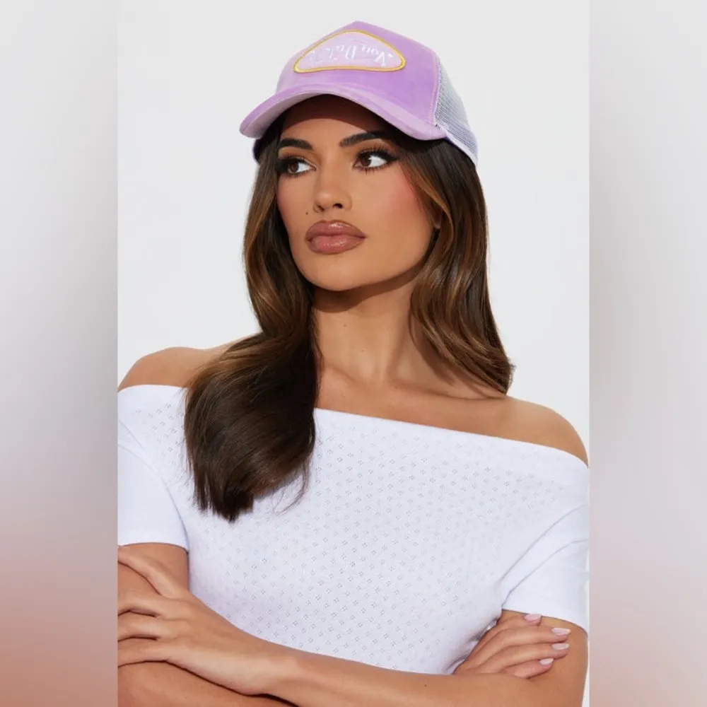 AUTHENTIC Von Dutch Purple/Lavender Velvet Trucker Hat ~ NEW with Hologram - Image 8