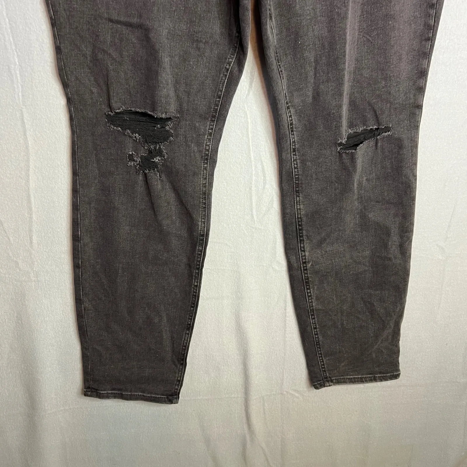 Silver Jeans Co Boyfriend Mid Rise Slim Leg Jeans Plus Sz 20W Distress Black NWT - Image 10