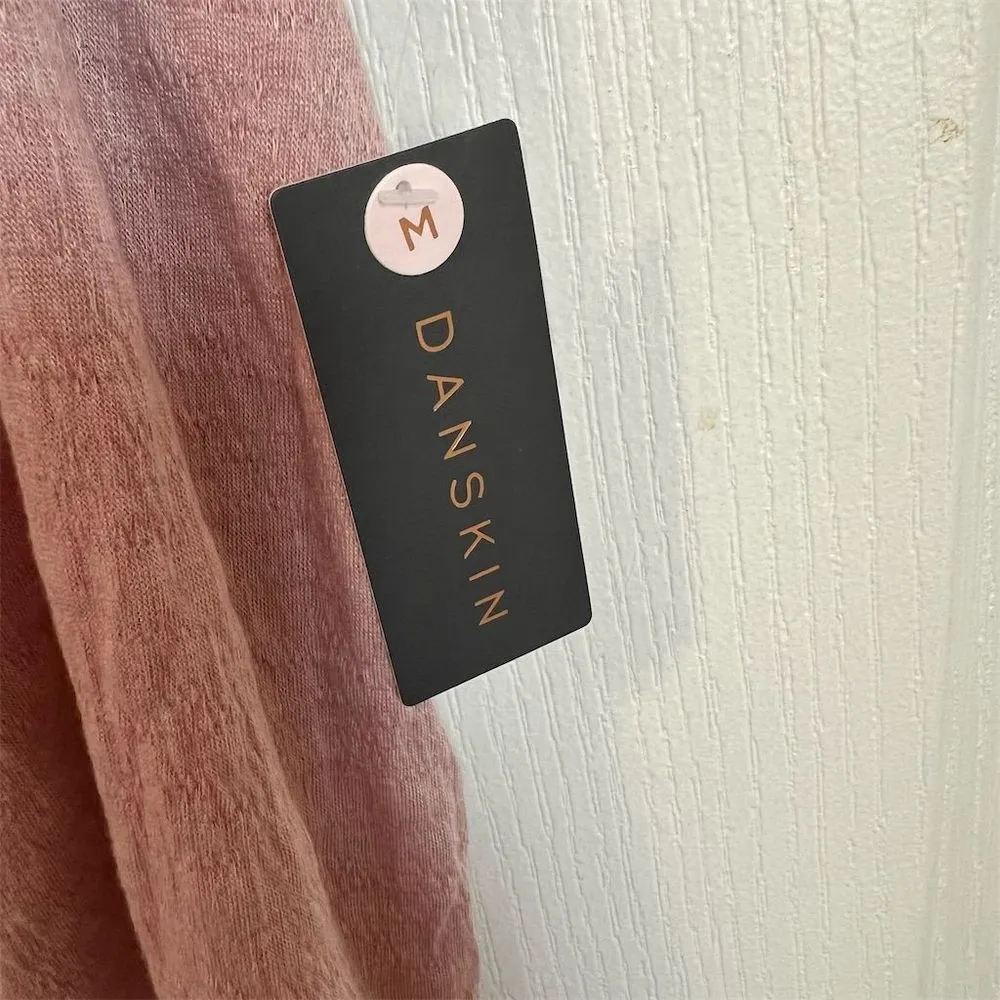 Danskin Women's Pink V-Neck Tank Top Size Medium Thin Straps Textured Fabric NWT - Image 5