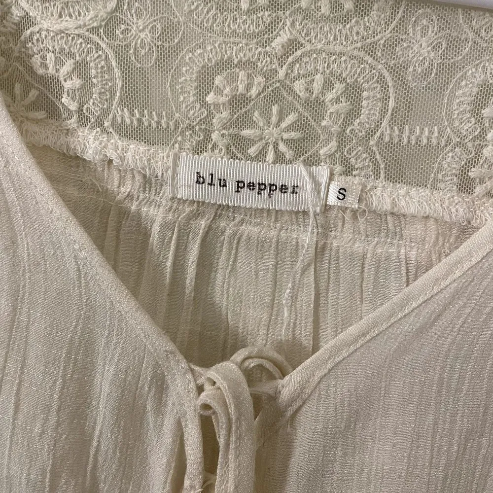 Blu Pepper white lace vneck blouse 3/4 sleeve top lightweight summer formal - Image 3