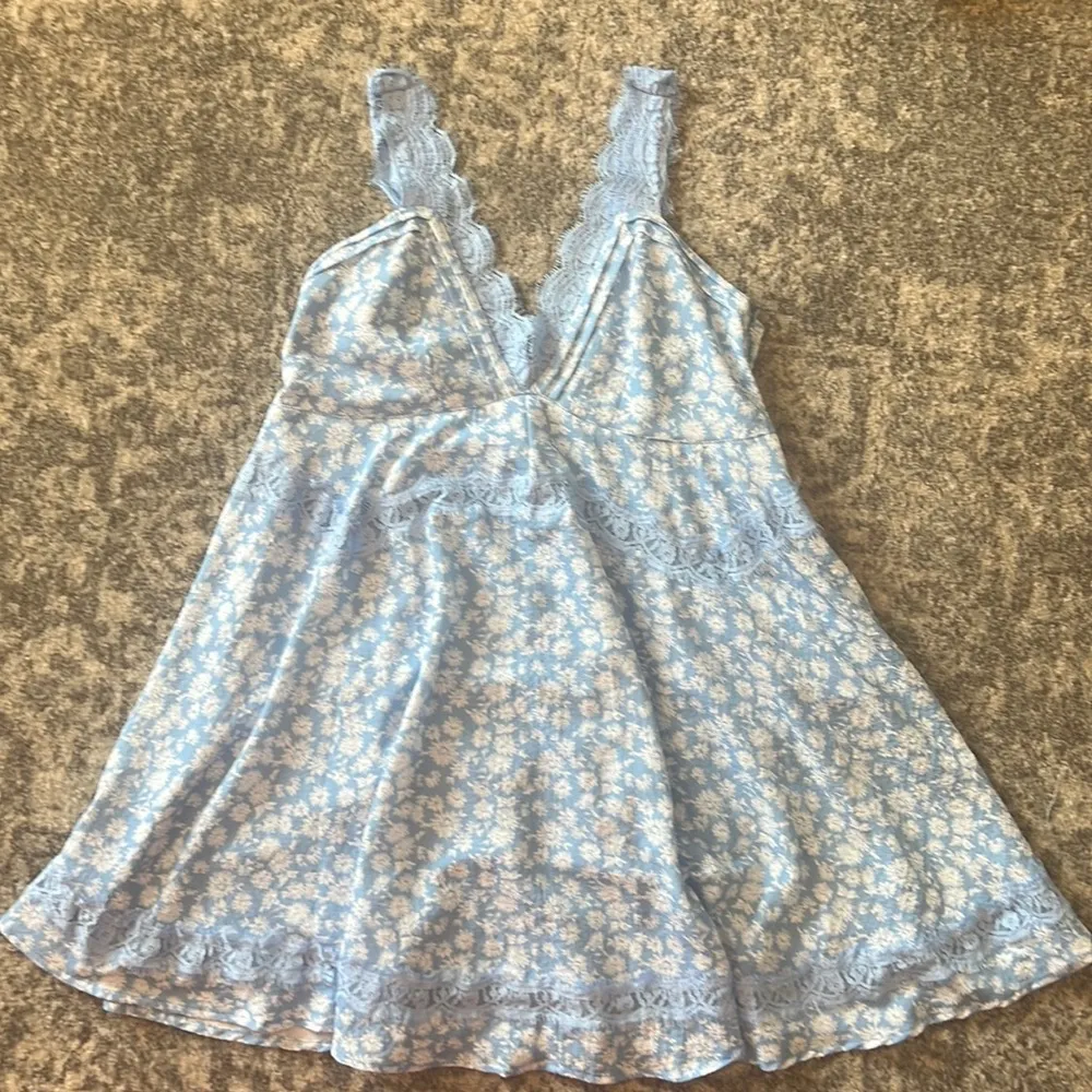 ARULA Blue Floral Lace - Image 4