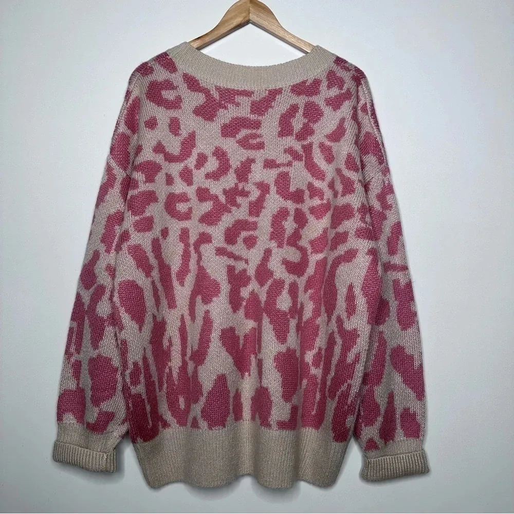ODDY NWOT Cream and Pink Animal Print Sweater Size 1XL/2XL - Image 8