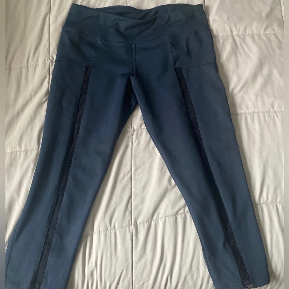 Lululemon High Times leggings 19” crop Deep Navy Size 10 - Image 3