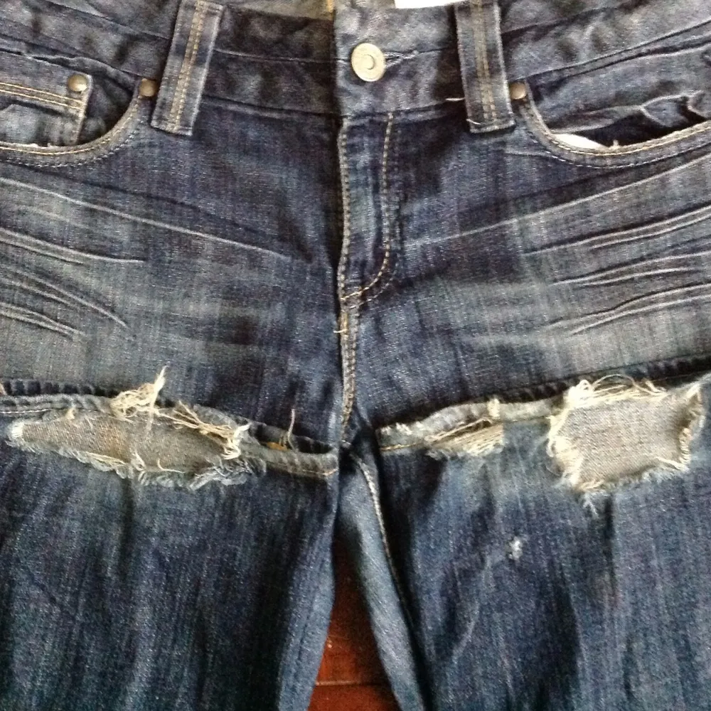 Straight Bootcut Distressed Jeans - Sz 6A - Image 8