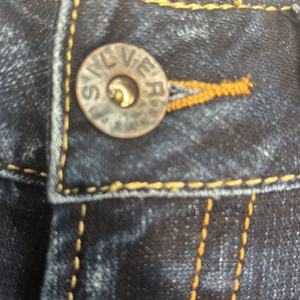 Silver Jean Suki - Size 27 - Dark wash - EUC - Image 9