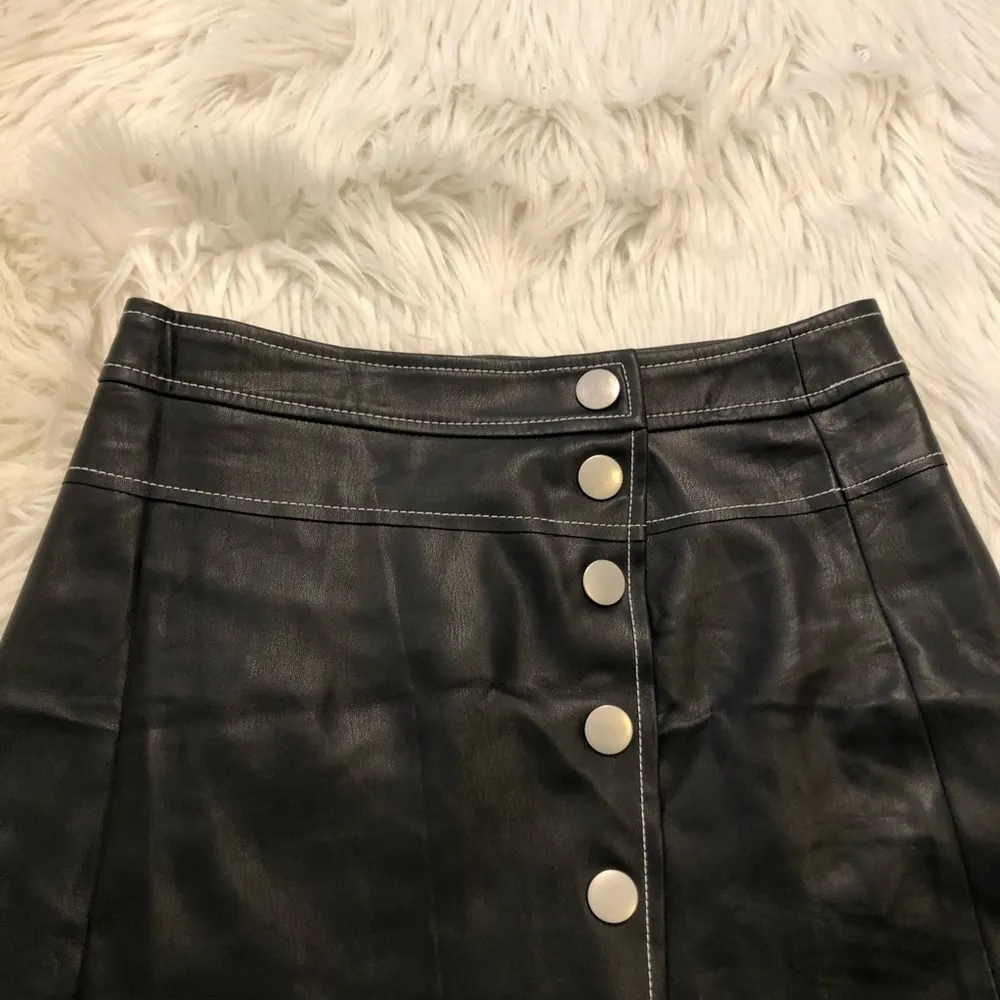 Zara TRF Collection Vegan Leather Mini Skirt Black Snap Front - Image 3