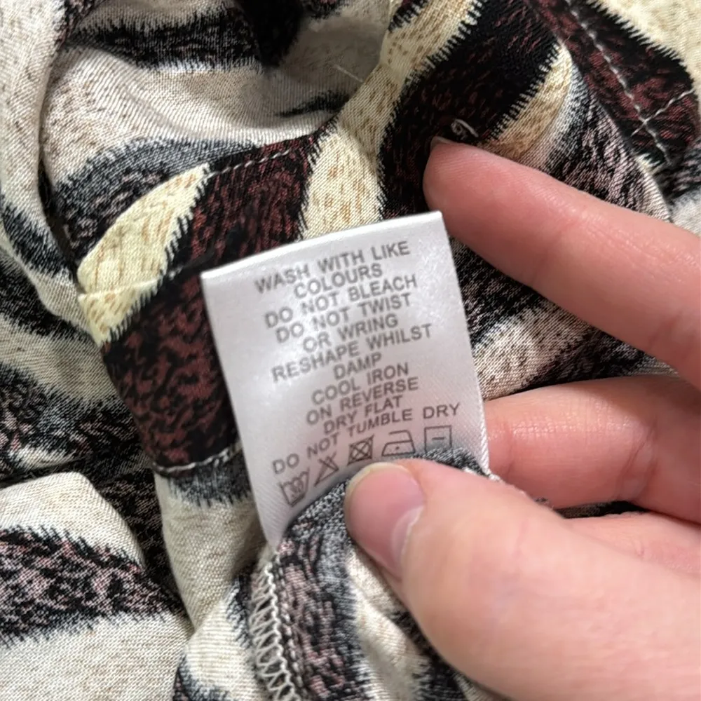 Ethyl neutrals Zebra Print Button Up Point Collar viscose Shirt size S Brown - Image 8