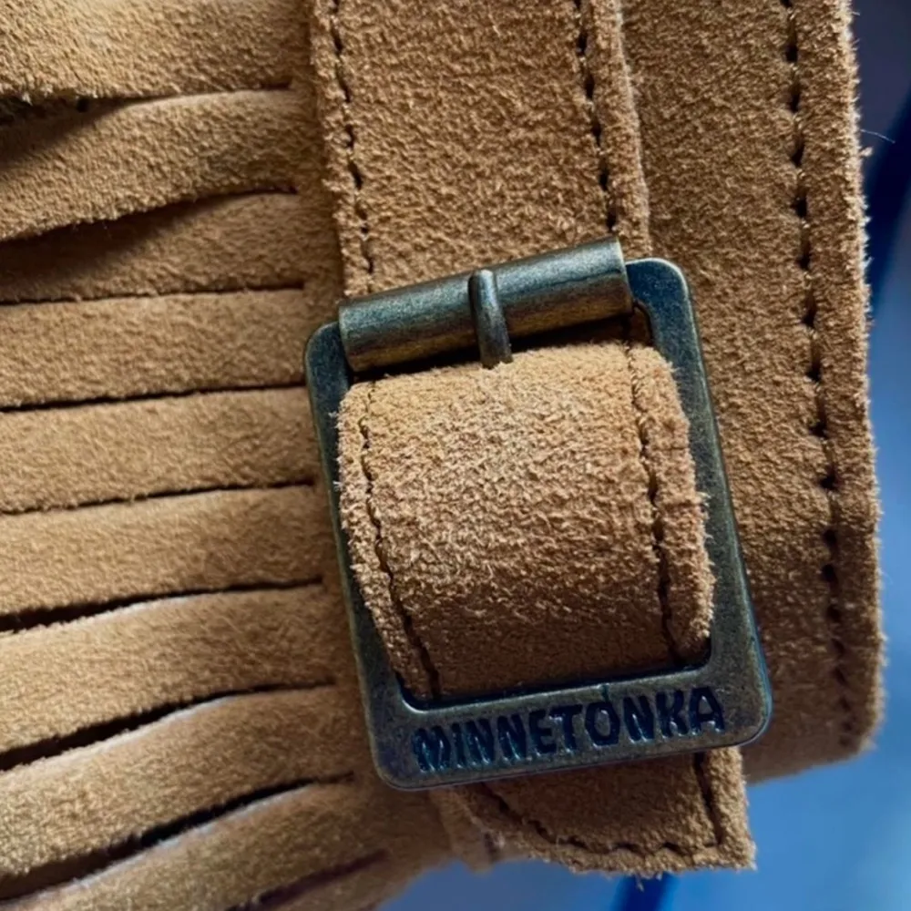 brown Minnetonka moccasin boots with fringe - Image 5